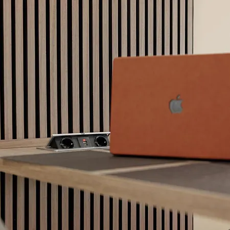 Schoene Mit Terrasse Naehe Airport דירה שונפלד