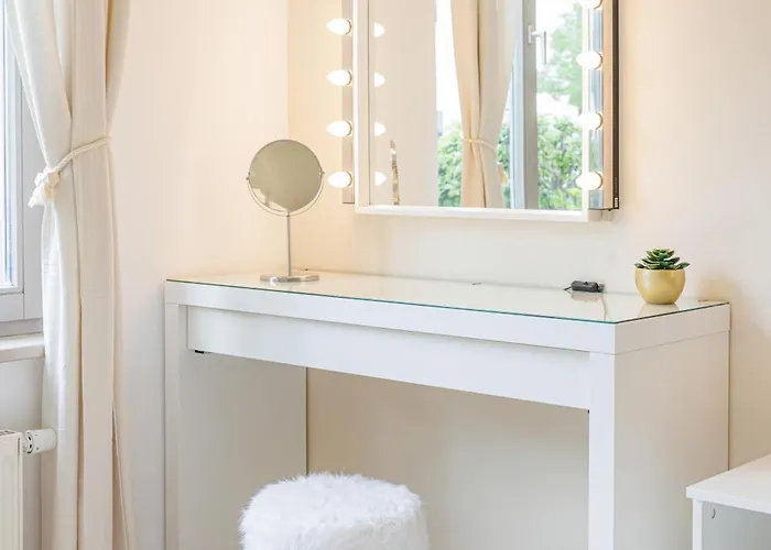 Schoene Mit Terrasse Naehe Airport * شونيفيلد