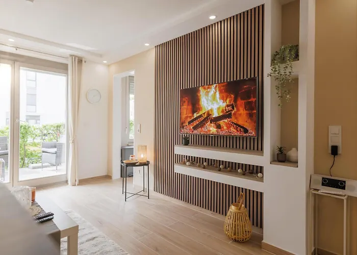 Schoene Mit Terrasse Naehe Airport *